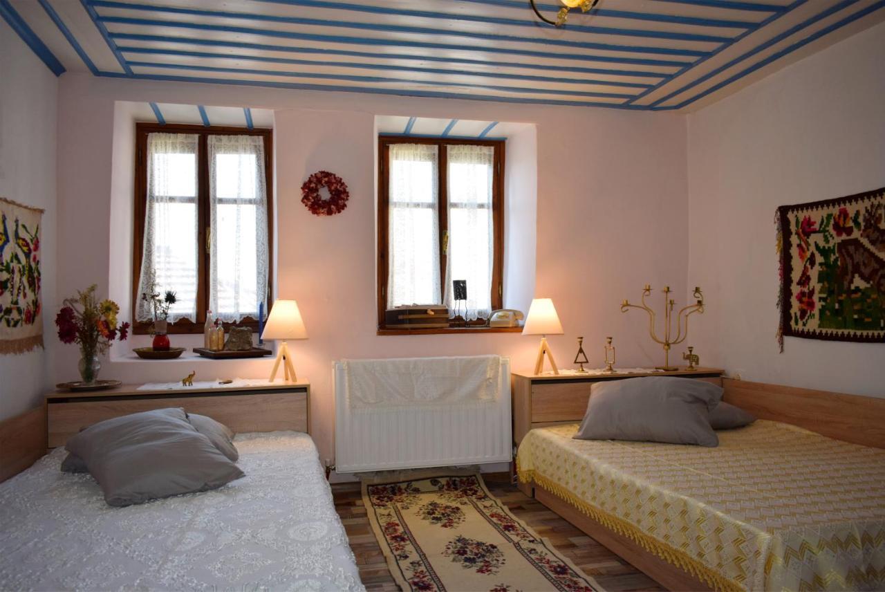 Вилла Renovated Old Manor House With Yard Арнея Экстерьер фото