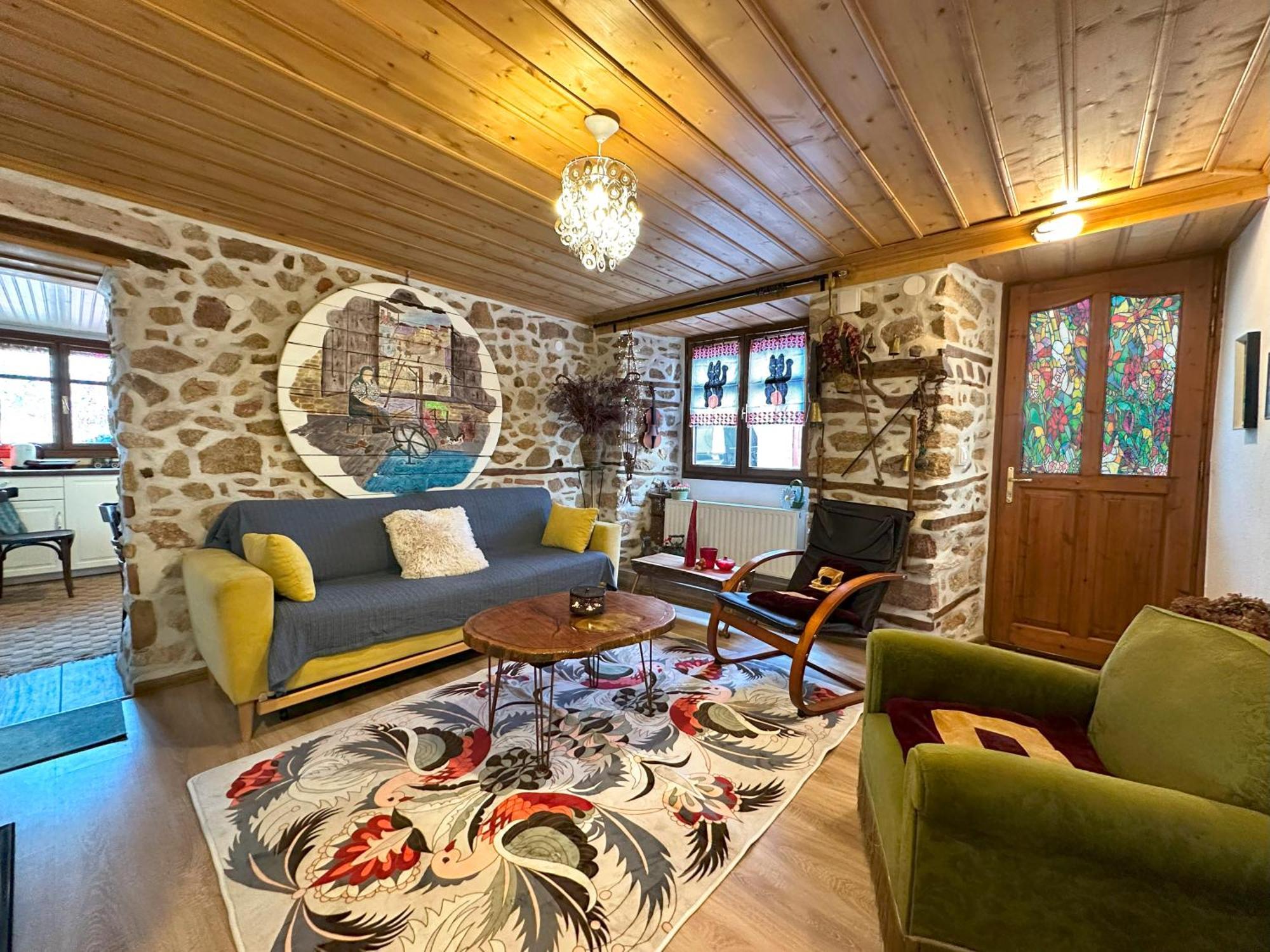 Вилла Renovated Old Manor House With Yard Арнея Экстерьер фото