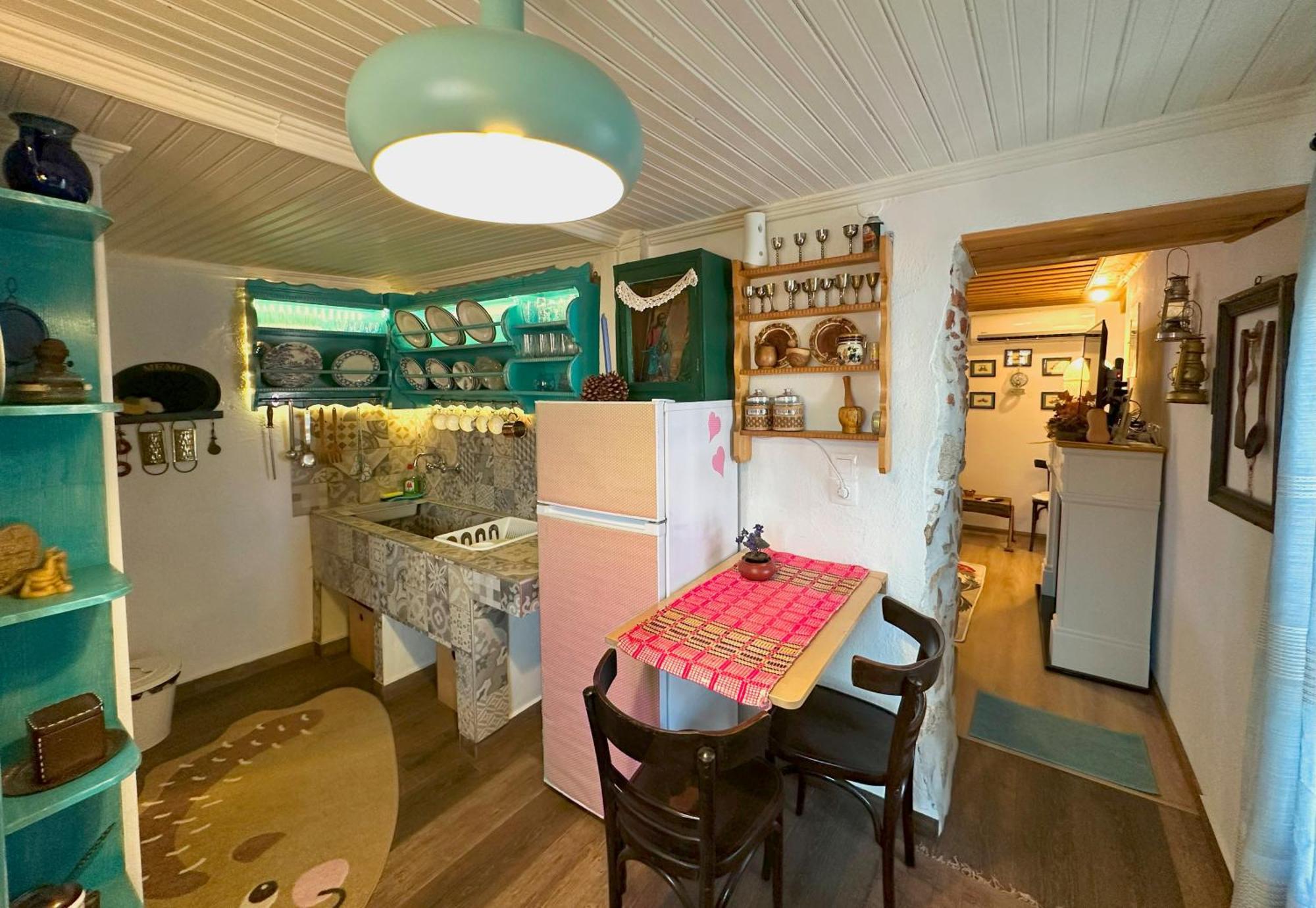 Вилла Renovated Old Manor House With Yard Арнея Экстерьер фото