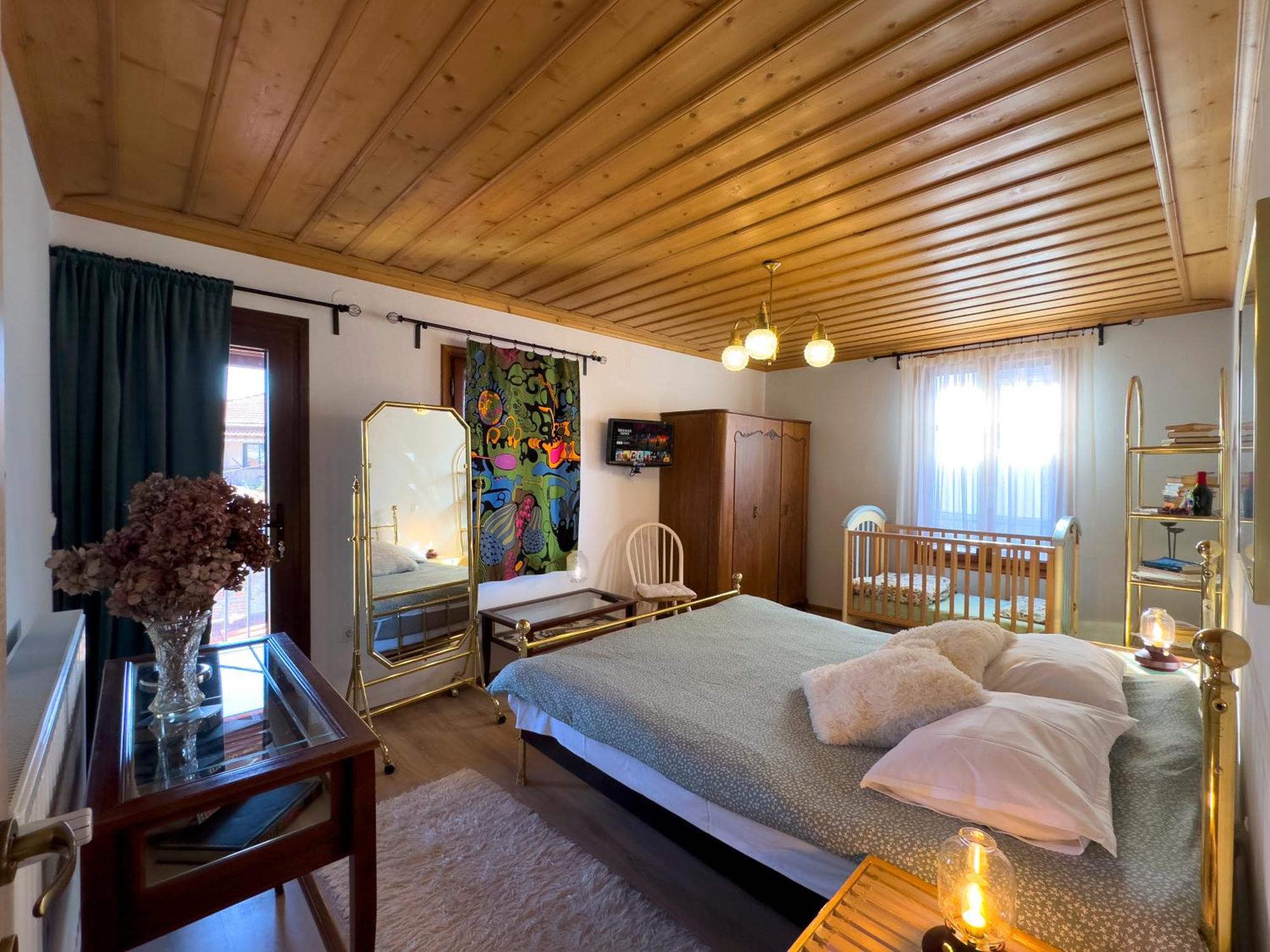 Вилла Renovated Old Manor House With Yard Арнея Экстерьер фото