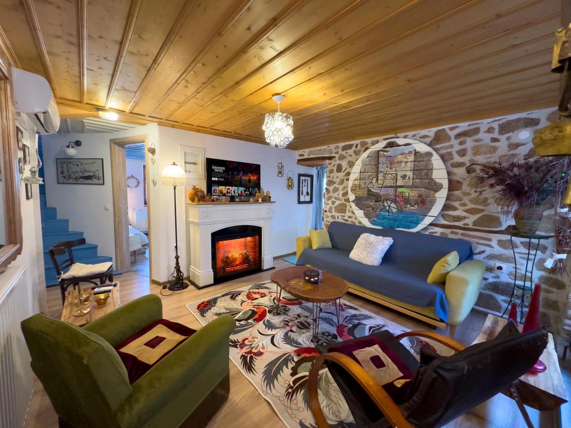 Вилла Renovated Old Manor House With Yard Арнея Экстерьер фото